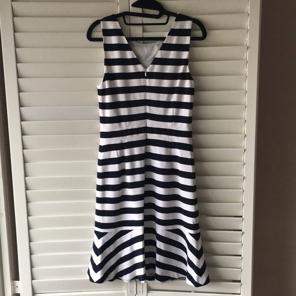 Navy/white striped dress by Banana Republic size 4 - Picture 2 of 4